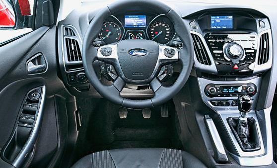 Новый Ford Focus выбирает курс!