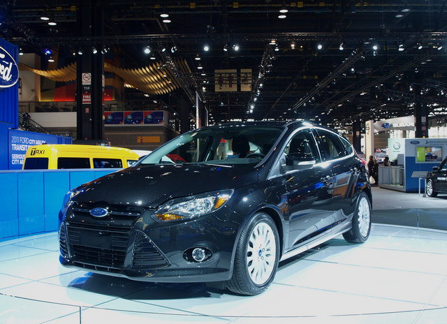 Ford Focus - Tuxedo Black хэтчбек