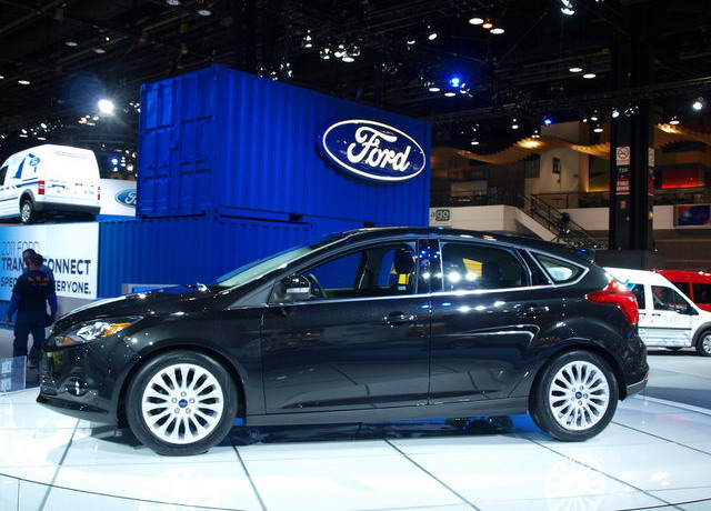 Ford Focus - Tuxedo Black хэтчбек