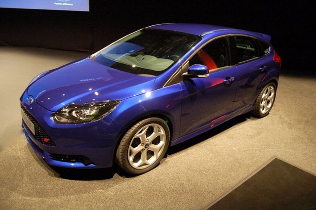 Новые фото Ford Focus ST 2012
