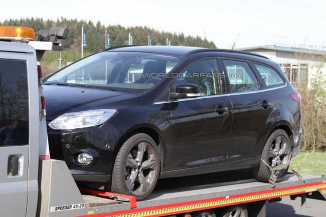 Компания Ford приступила к испытаниям нового Focus ST