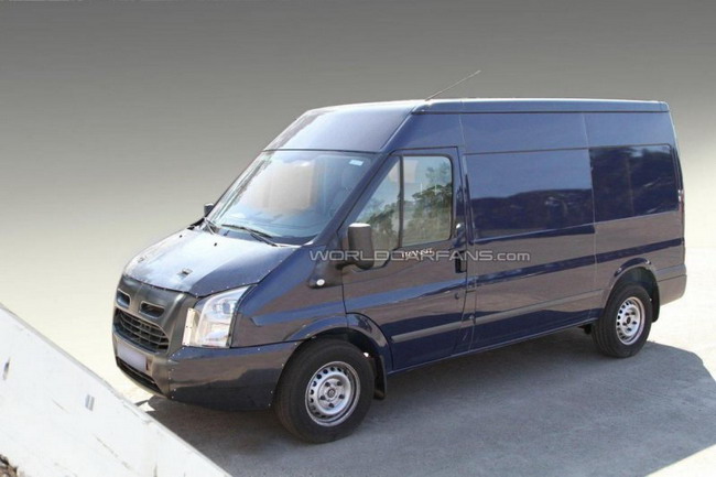 Фотошпионам удалось запечатлить Ford Transit 2012