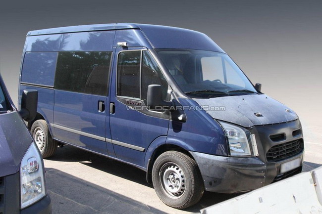 Фотошпионам удалось запечатлить Ford Transit 2012