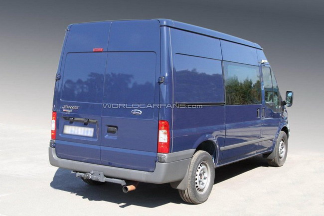 Фотошпионам удалось запечатлить Ford Transit 2012