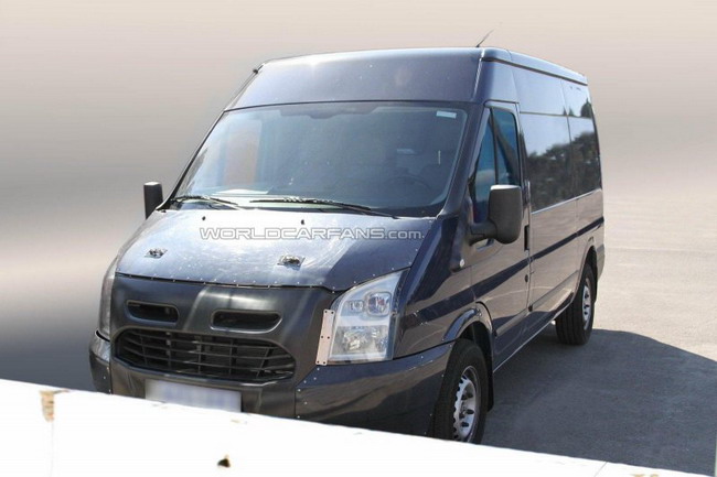 Фотошпионам удалось запечатлить Ford Transit 2012