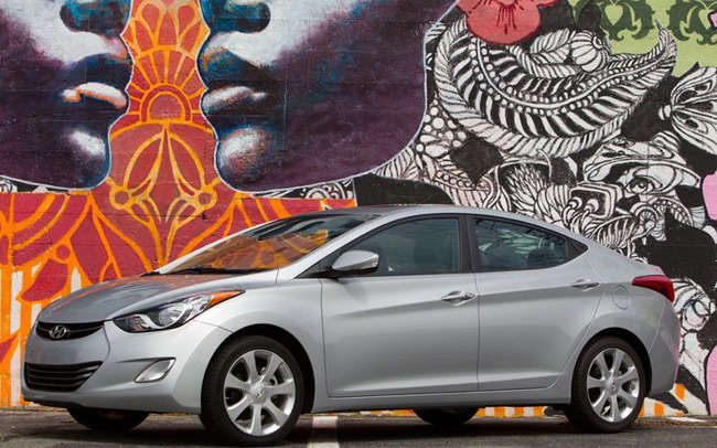 Hyundai Elantra 2011 vs Ford Focus 2012