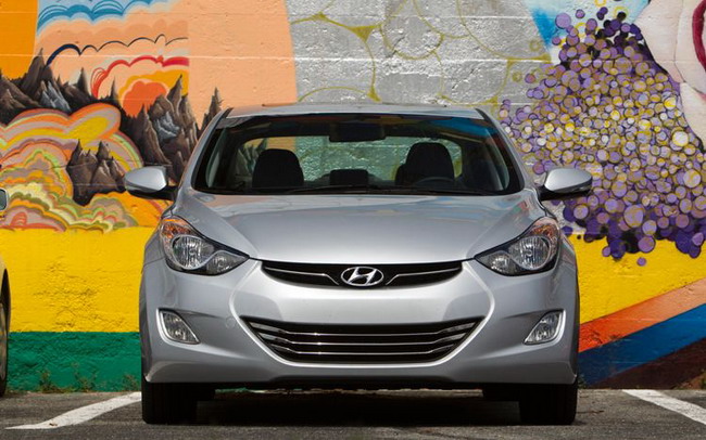 Hyundai Elantra 2011 vs Ford Focus 2012