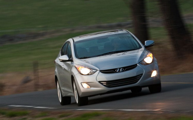 Hyundai Elantra 2011 vs Ford Focus 2012