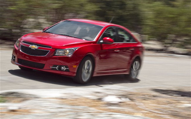 Ford Focus Titanium vs Chevrolet Cruze LTZ RS