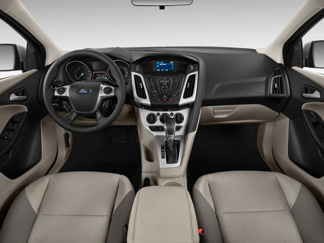 Ford Focus 4-   White