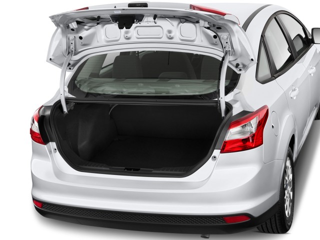 Ford Focus 4-   White