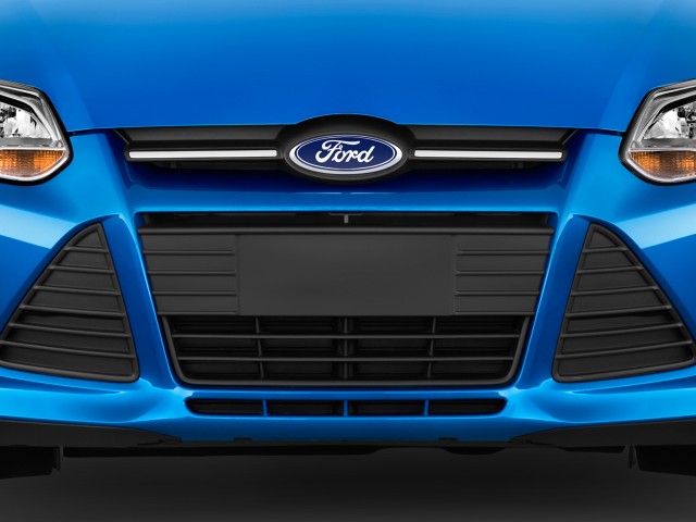 Ford Focus хэтчбек (Blue Candy)