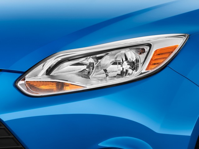Ford Focus хэтчбек (Blue Candy)