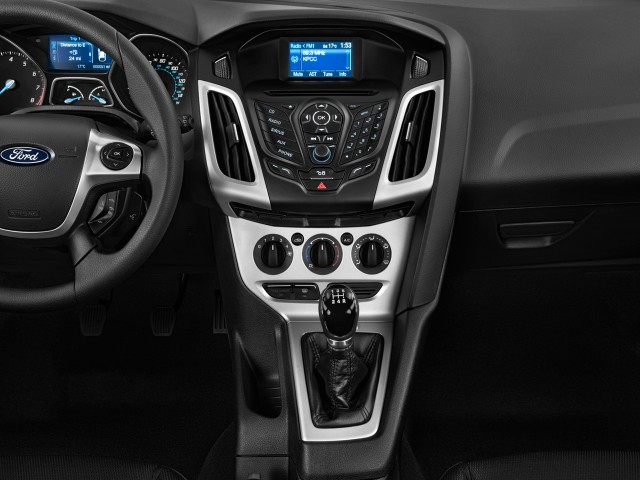 Ford Focus хэтчбек (Blue Candy)
