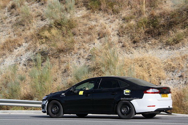 Ford Mondeo 2012 проходит тесты