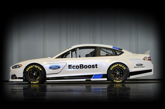 Ford Fusion    NASCAR