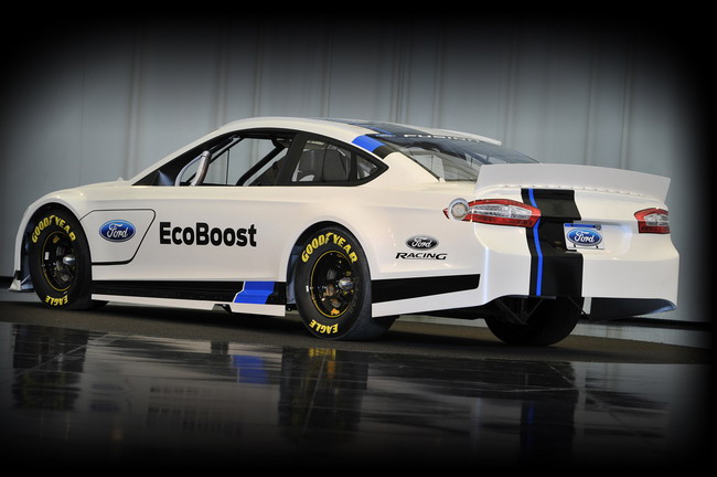 Ford Fusion    NASCAR