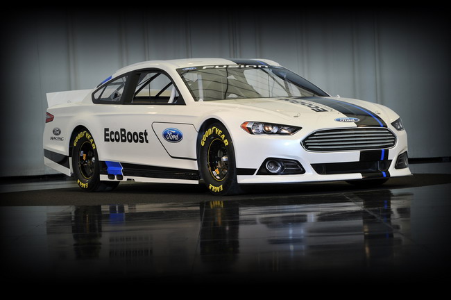 Ford Fusion    NASCAR