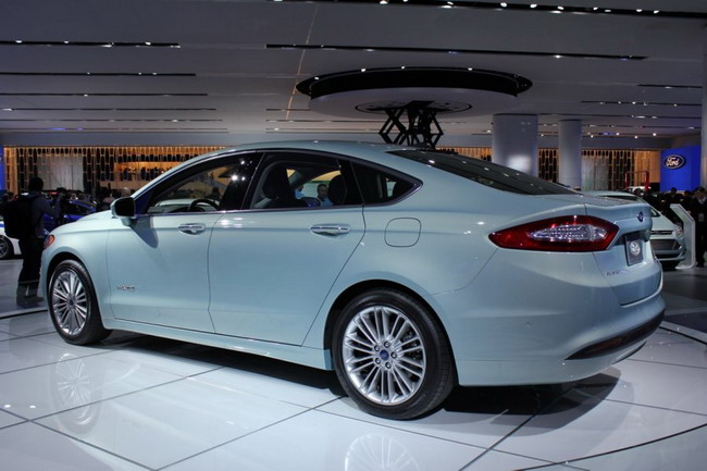 Новый Ford Fusion фото