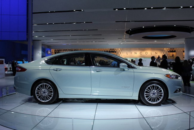 Новый Ford Fusion фото