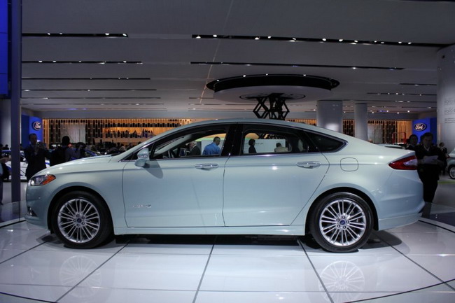 Новый Ford Fusion фото