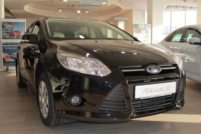  Ford Focus III (3 )