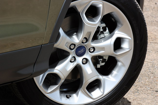 Стильный и вместительный новый Ford Kuga