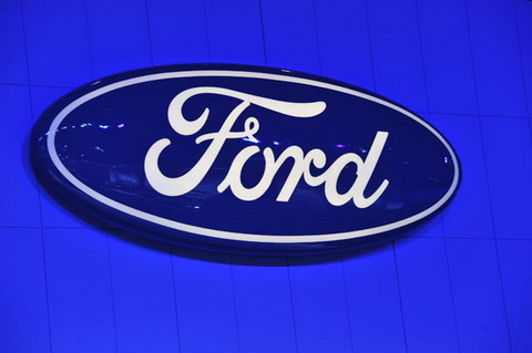 Прибыль компании Ford сократилась в 2 раза