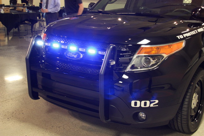 Полицейский перехватчик Ford Explorer