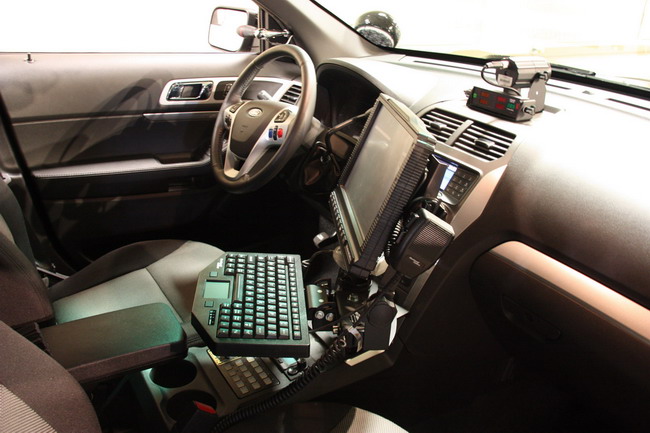 Полицейский перехватчик Ford Explorer