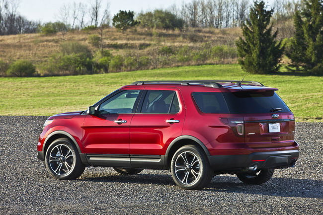 Ford приступил к продаже спортивного Explorer 2013
