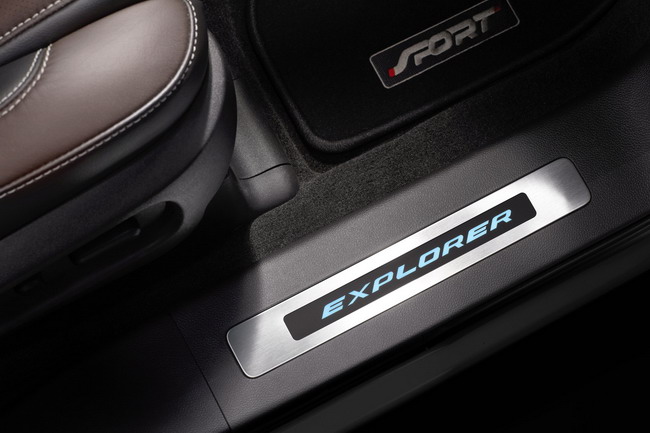 Ford приступил к продаже спортивного Explorer 2013