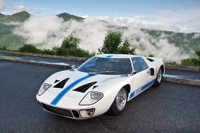 Пару редких Ford GT40 выставят на аукцион