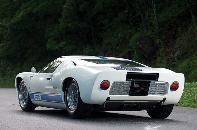 Пару редких Ford GT40 выставят на аукцион