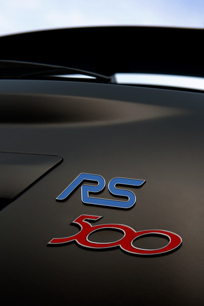  Ford Focus RS  330 ..