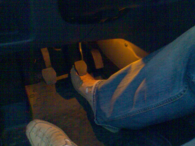 FF2 2008 Подсветка в зоне ног водителя