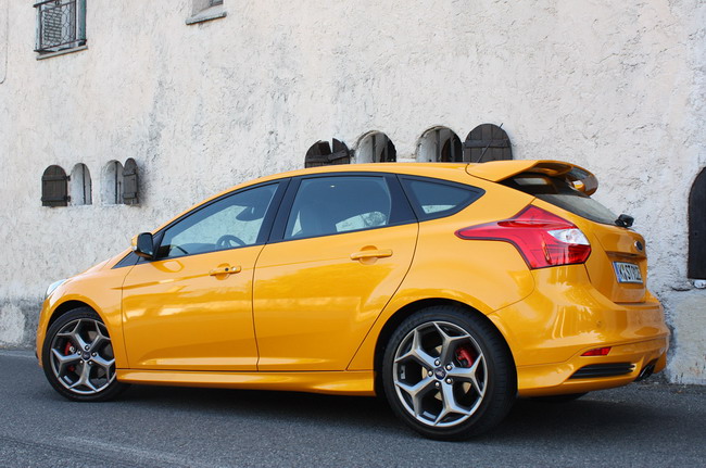 Первый тест Ford Focus ST 2013