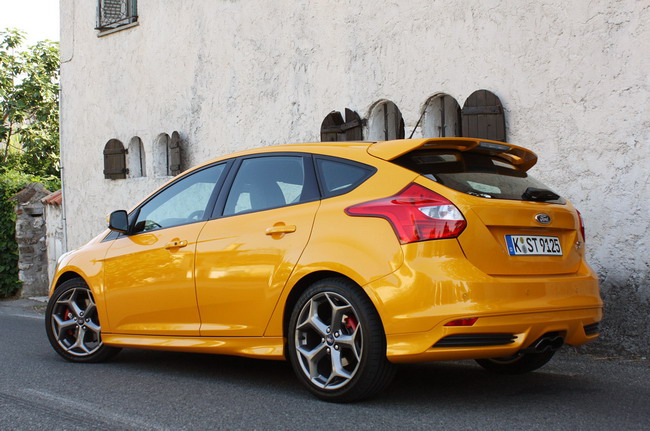 Первый тест Ford Focus ST 2013