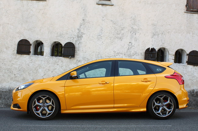 Первый тест Ford Focus ST 2013