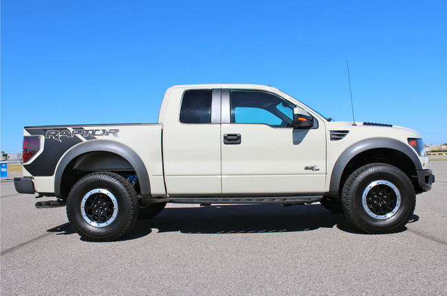 Ford F-150 SVT Raptor   