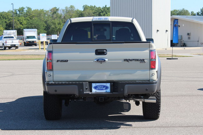 Ford F-150 SVT Raptor   