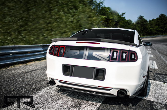 Вон Гиттин младший показывает Ford Mustang RTR 2013