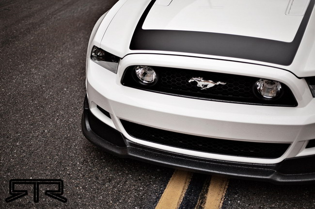 Вон Гиттин младший показывает Ford Mustang RTR 2013