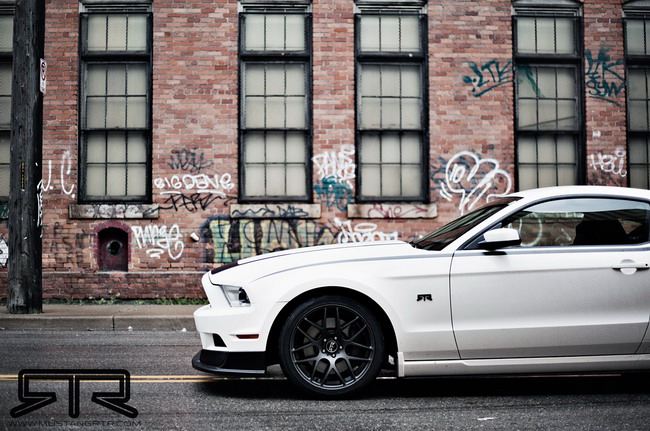 Вон Гиттин младший показывает Ford Mustang RTR 2013