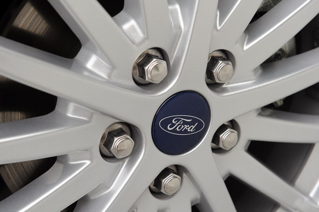 Ford C-MAX Hybrid 2013. Первые фото