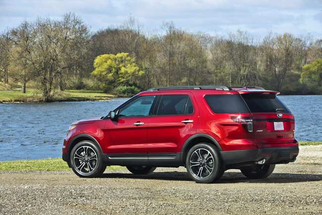 Ford Explorer Sport   365 ..