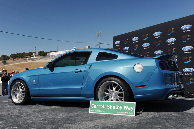 Cobra Shelby GT500 дебютирует в память о Кэрролле Шелби
