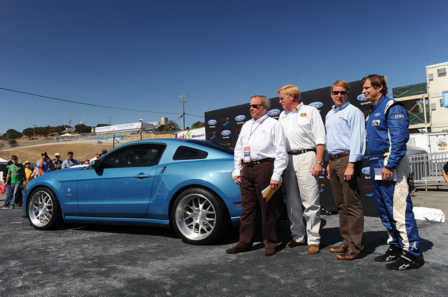 Cobra Shelby GT500 дебютирует в память о Кэрролле Шелби