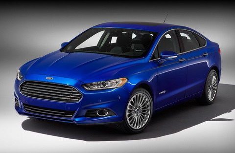 Ford добавляет в линейку Fusion Hybrid версию Titanium