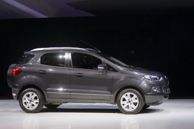Ford представил в Париже кроссовер EcoSport